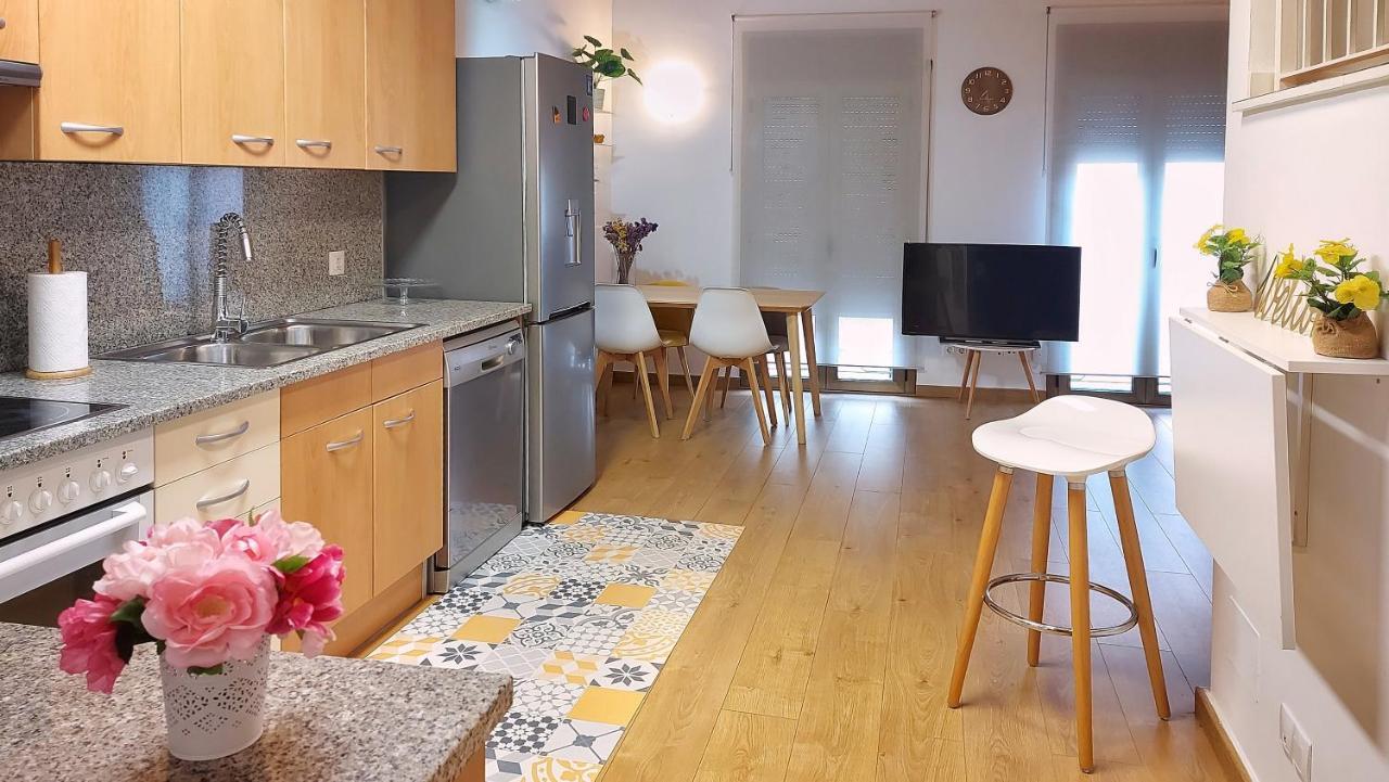 Precioso Apartamento Duplex En El Centro De Olot Apartment Luaran gambar