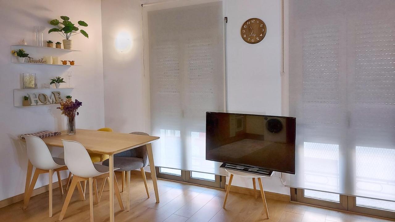 Precioso Apartamento Duplex En El Centro De Olot Apartment Luaran gambar