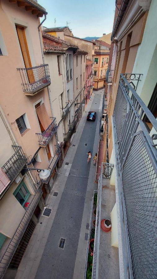 Precioso Apartamento Duplex En El Centro De Olot Apartment Luaran gambar