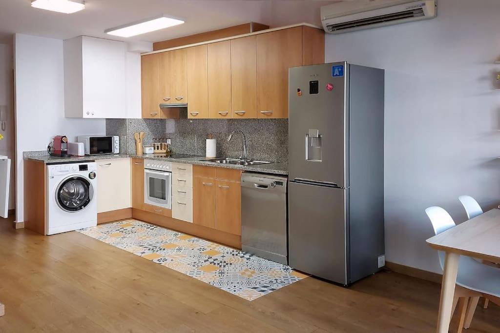 Precioso Apartamento Duplex En El Centro De Olot Apartment Luaran gambar